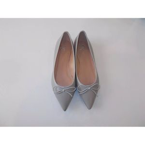TC Womens Size 9 Grey Flat Dress Shoes